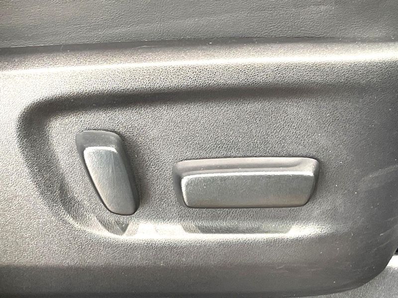 2022 Toyota Alphard 3BA-AGH30W (UW-6a6eb3b43897f)[13]