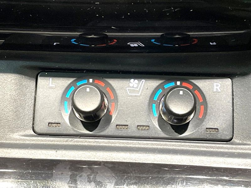 2022 Toyota Alphard 3BA-AGH30W (UW-6a6eb3b43897f)[20]