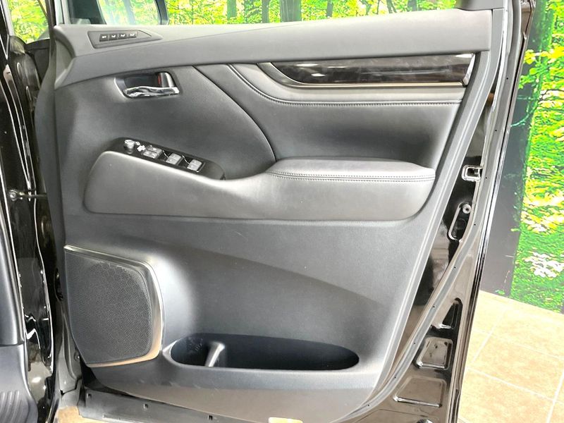 2022 Toyota Alphard 3BA-AGH30W (UW-6a6eb3b43897f)[10]