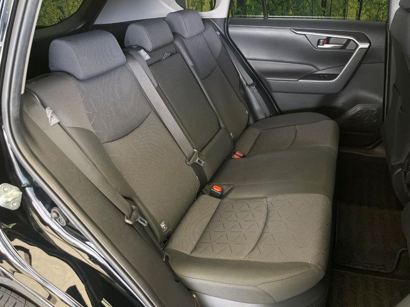 2020 Toyota RAV4 6AA-AXAH52 (UW-6a6eb3cddaf3e)[11]