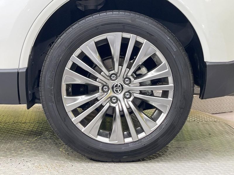 2023 Toyota Harrier Hybrid 6AA-AXUH80 (UW-6a6eb3dd59e29)[17]