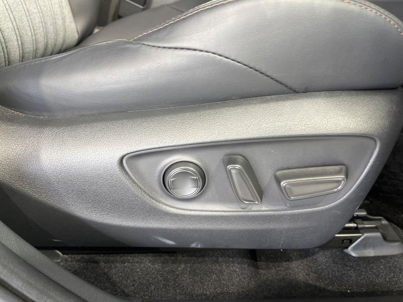 2024 Toyota Harrier Hybrid 6AA-AXUH80 (UW-6a6eb3e1cd48b)[29]