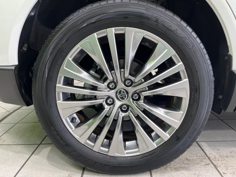 2024 Toyota Harrier Hybrid 6AA-AXUH80 (UW-6a6eb3e1cd48b)[20]