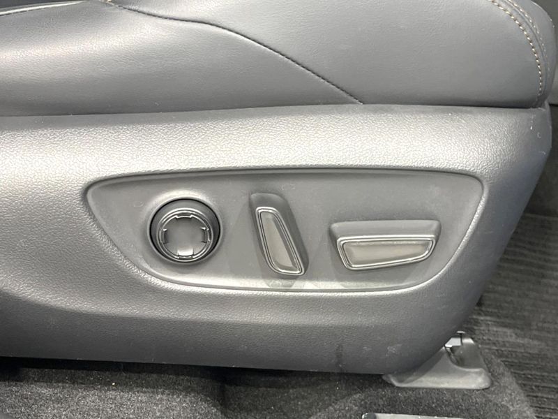 2024 Toyota Harrier Hybrid 6AA-AXUH80 (UW-6a6eb3e284b19)[23]