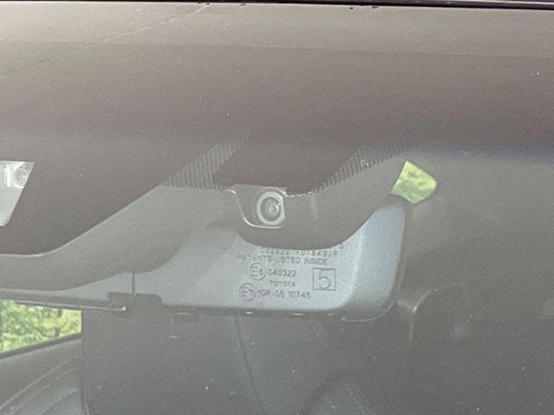 2022 Toyota Harrier Hybrid 6AA-AXUH85 (UW-6a6eb3e569a30)[18]