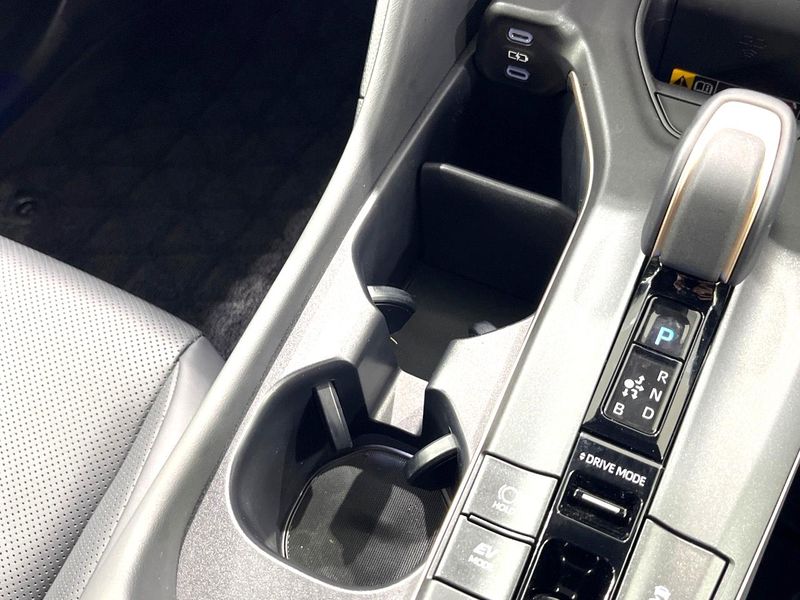 2023 Toyota Crown Crossover 6AA-AZSH35 (UW-6a6eb3f45fabf)[15]