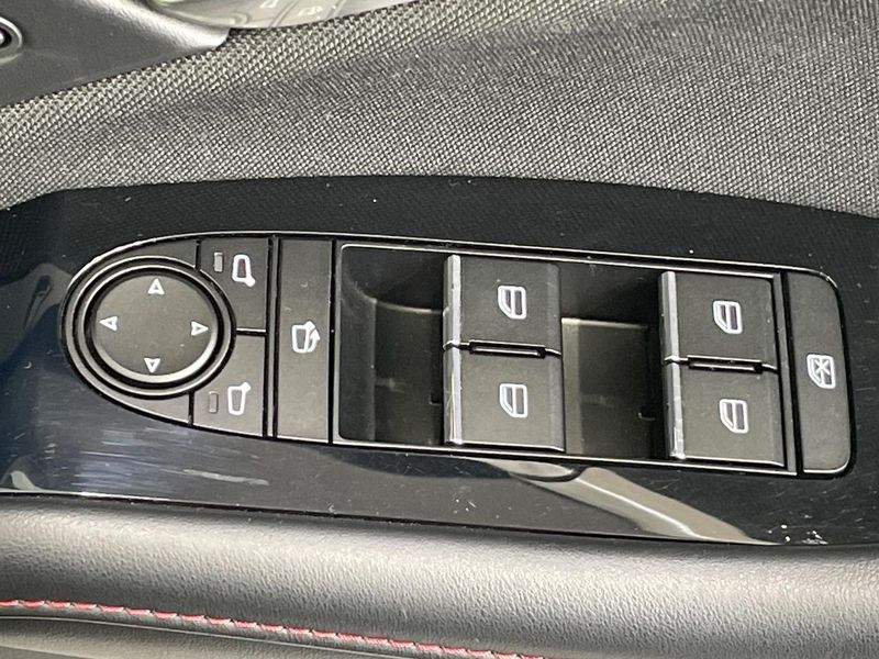 2022 Mazda CX-30 5AA-DMEJ3P (UW-6a6eb44ec46c3)[9]