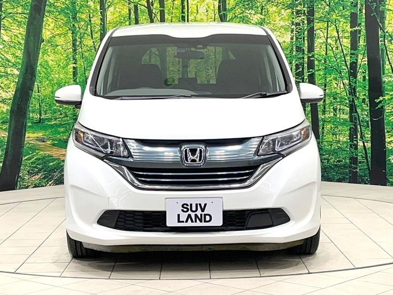 2017 Honda Freed Plus Hybrid DAA-GB7 (UW-6a6eb47583afc)[16]