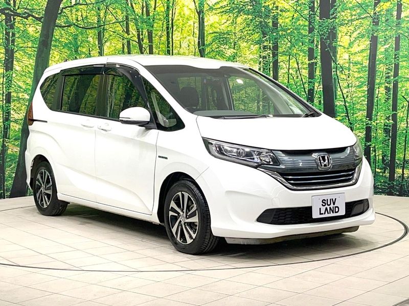 2017 Honda Freed Plus Hybrid DAA-GB7 (UW-6a6eb47583afc)[15]
