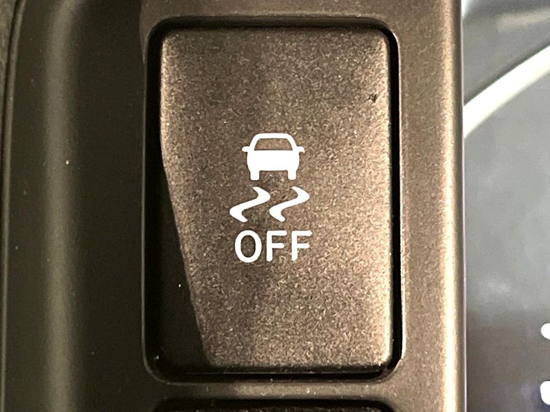 2023 Toyota Hiace Van 3DF-GDH206V (UW-6a6eb47cb9801)[24]