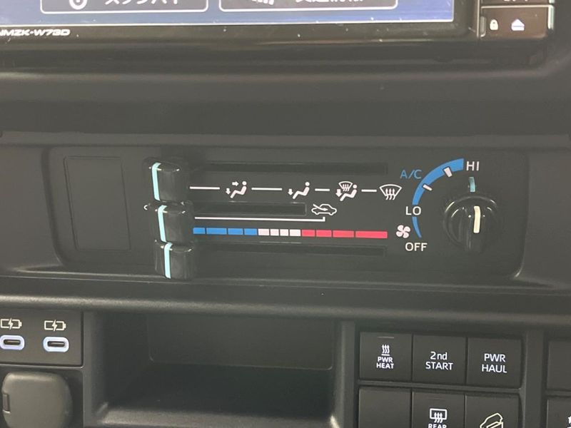 2025 Toyota Land Cruiser 70 3DA-GDJ76W (UW-6a6eb4813af19)[9]
