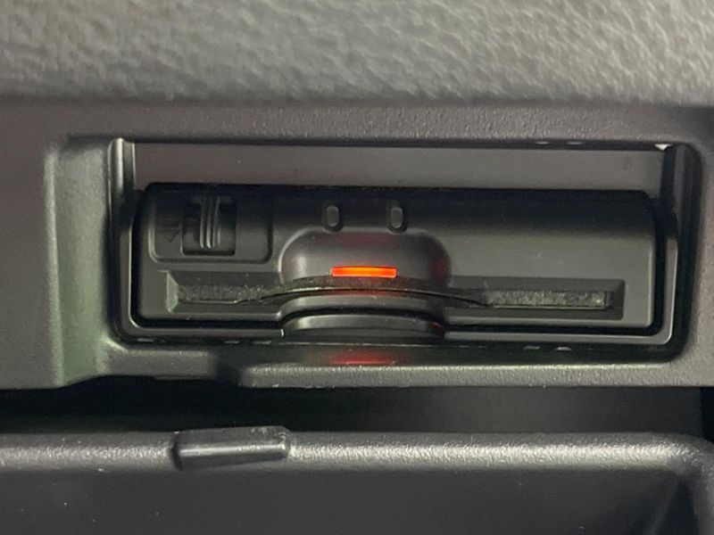 2017 Nissan Serena DAA-GFC27 (UW-6a6eb48630141)[23]