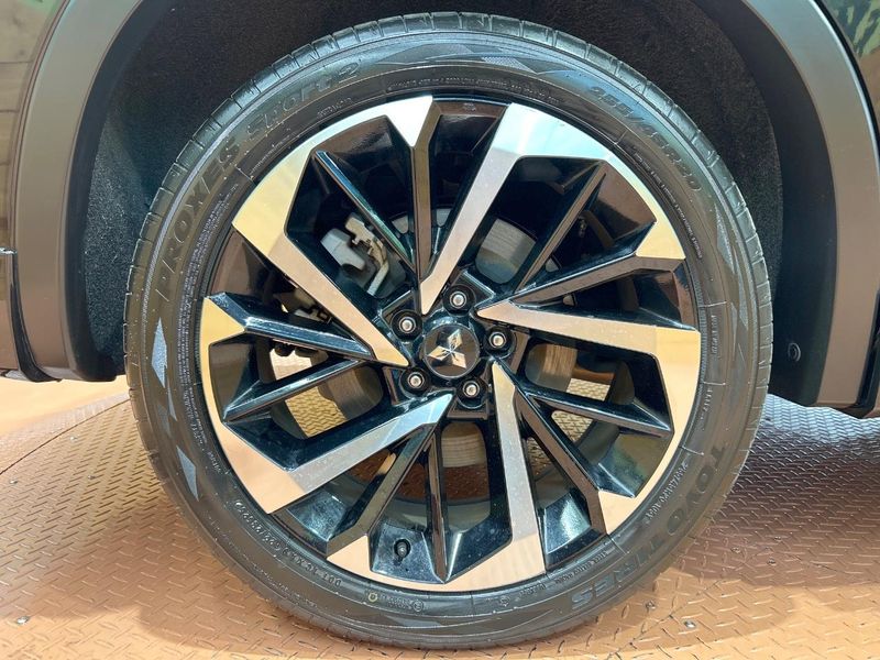 2022 Mitsubishi OUTLANDER PHEV 5LA-GN0W (UW-6a6eb498da708)[9]