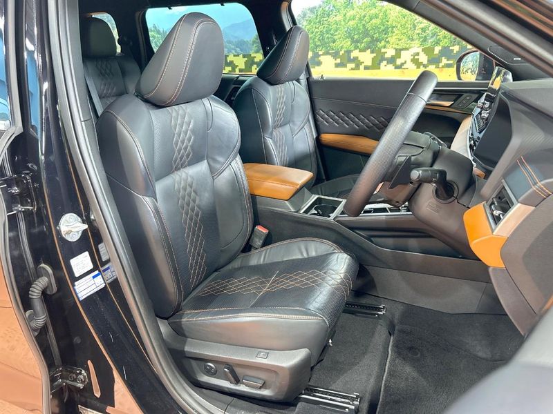 2022 Mitsubishi OUTLANDER PHEV 5LA-GN0W (UW-6a6eb498da708)[21]