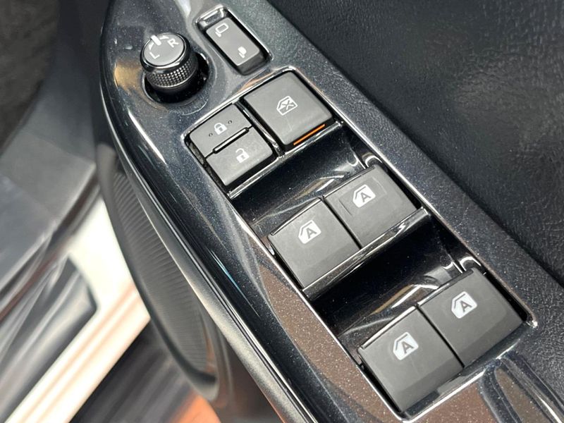 2023 Toyota Hilux 3DF-GUN125 (UW-6a6eb4b6a868c)[20]