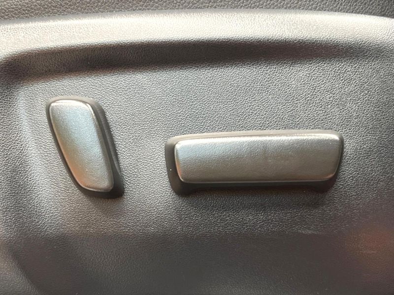 2023 Toyota Hilux 3DF-GUN125 (UW-6a6eb4b6a868c)[21]