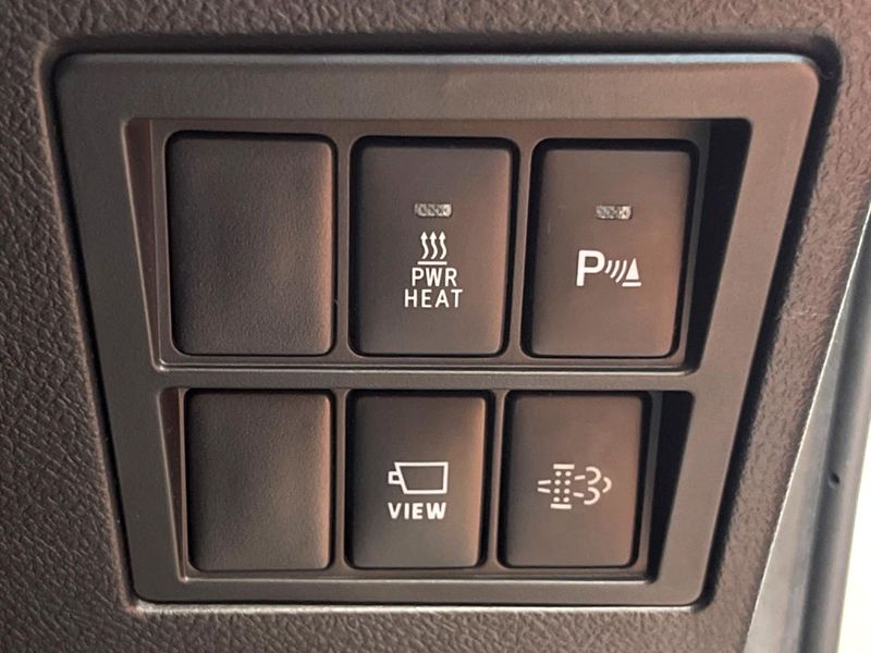 2023 Toyota Hilux 3DF-GUN125 (UW-6a6eb4b6a868c)[23]