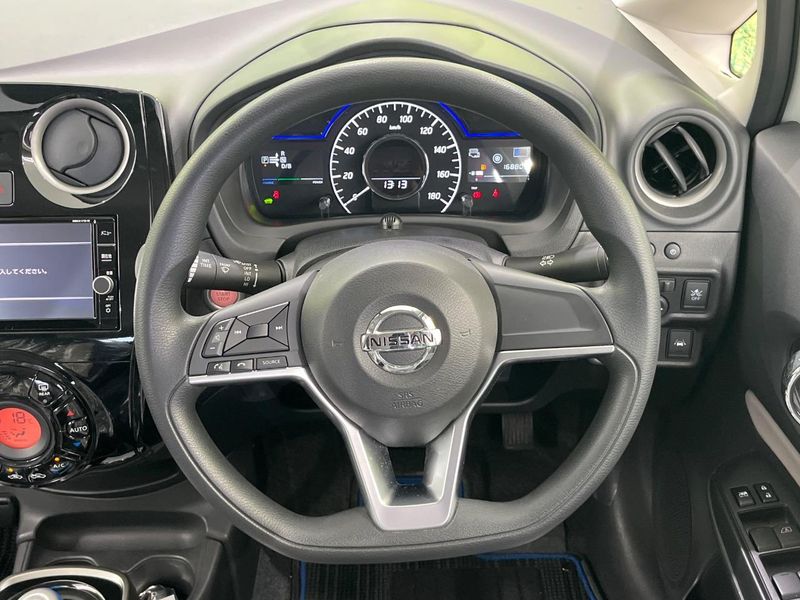 2017 Nissan Note DAA-HE12 (UW-6a6eb4c489bdb)[29]