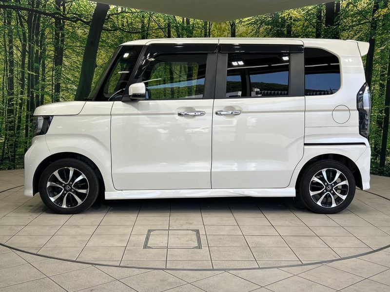 2017 Honda N-BOX CUSTOM DBA-JF3 (UW-6a6eb50a746a4)[14]
