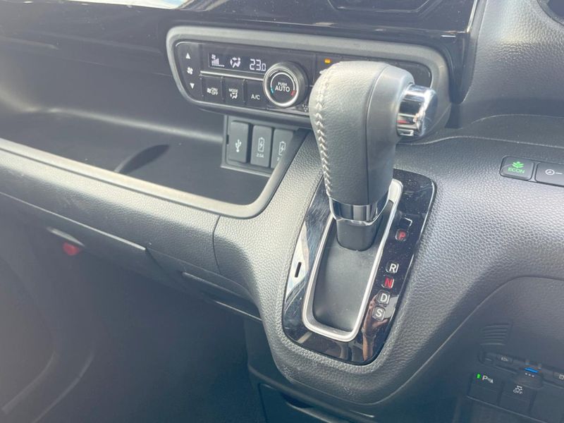 2021 Honda N-BOX CUSTOM 6BA-JF3 (UW-6a6eb517a3686)[12]