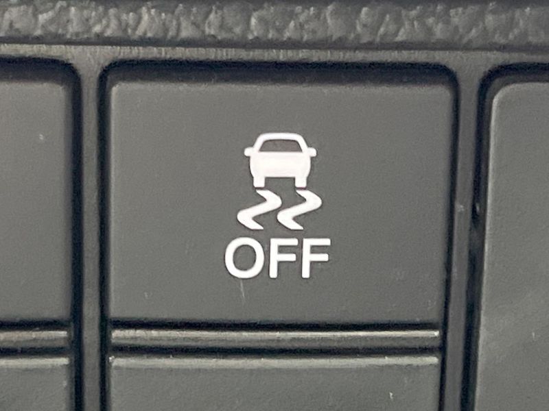 2021 Honda N-BOX CUSTOM 6BA-JF3 (UW-6a6eb517a3686)[17]