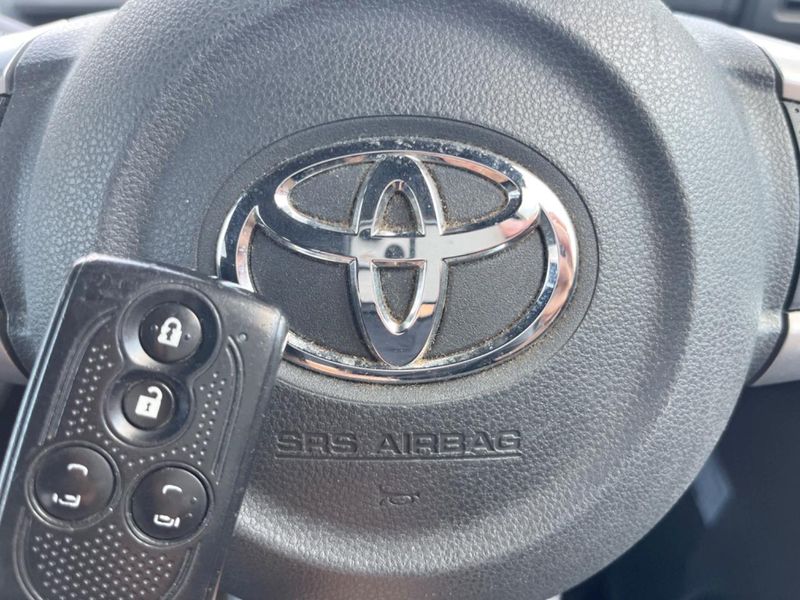 2015 Toyota Pixis Mega DBA-LA700A (UW-6a6eb5a27260f)[15]