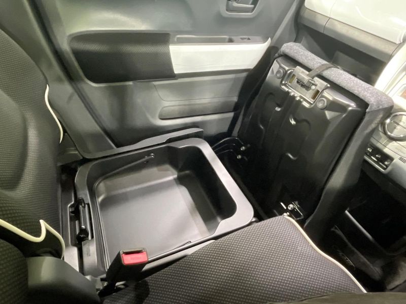 2014 Mazda Flair Crossover DBA-MS31S (UW-6a6eb636aa8da)[23]