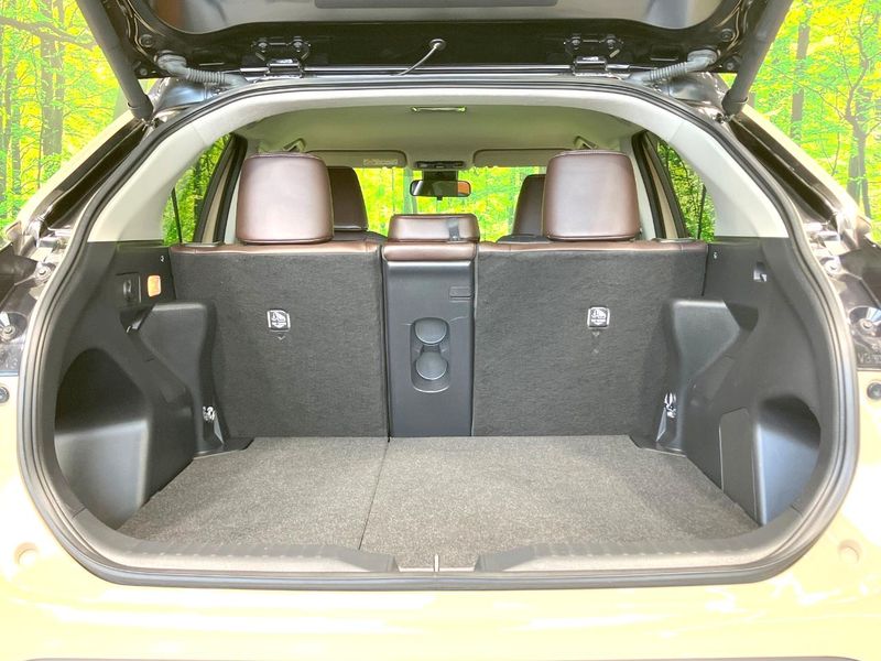 2022 Toyota Yaris Cross 6AA-MXPJ10 (UW-6a6eb655239dc)[7]