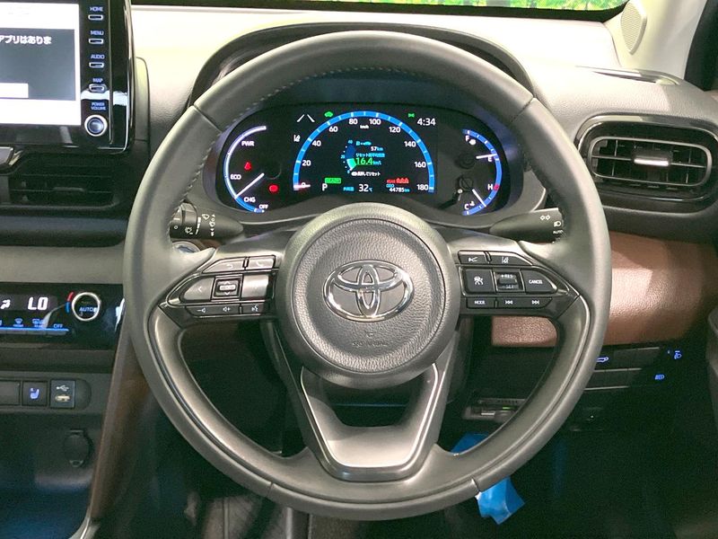 2022 Toyota Yaris Cross 6AA-MXPJ10 (UW-6a6eb655239dc)[12]