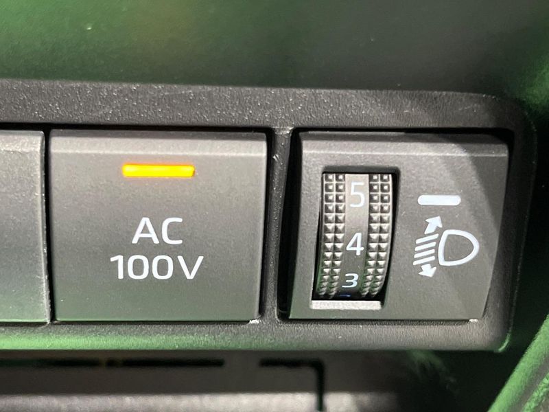 2024 Toyota Aqua 6AA-MXPK11 (UW-6a6eb6630bdb9)[8]