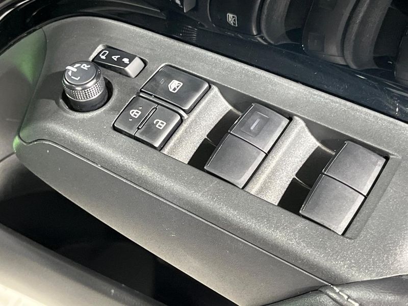 2024 Toyota Aqua 6AA-MXPK11 (UW-6a6eb6630bdb9)[28]