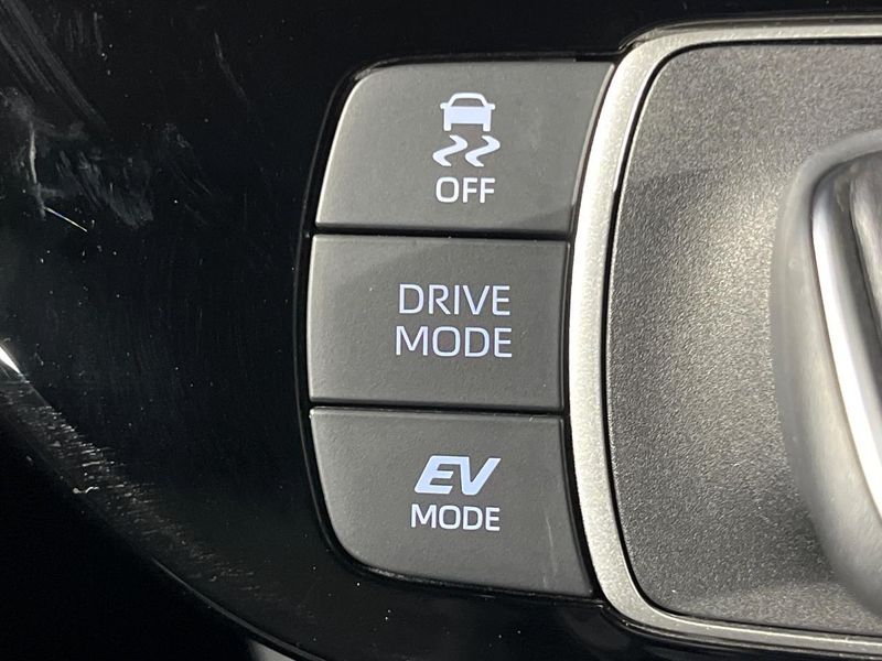 2024 Toyota Aqua 6AA-MXPK11 (UW-6a6eb6630bdb9)[20]