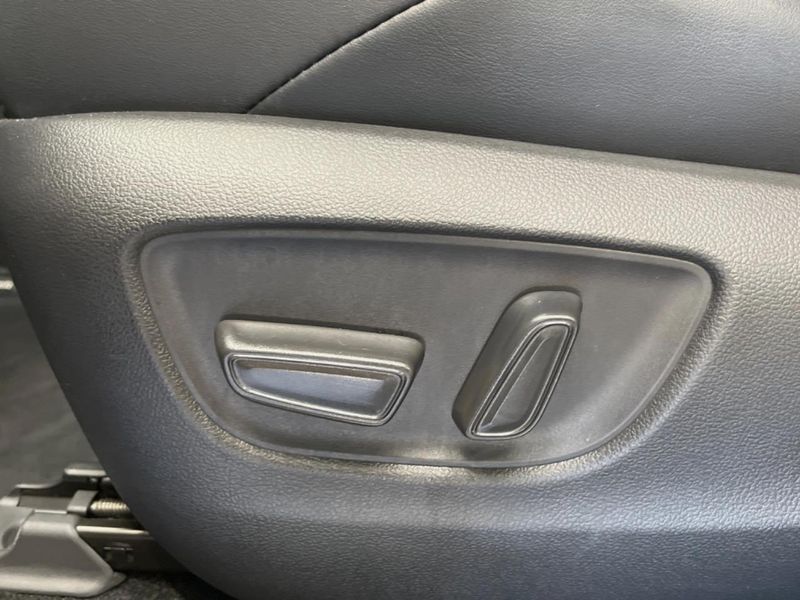 2023 Toyota Harrier 6BA-MXUA80 (UW-6a6eb6771117f)[14]