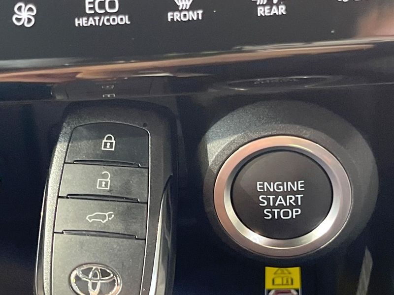 2023 Toyota Harrier 6BA-MXUA80 (UW-6a6eb677c7ede)[19]
