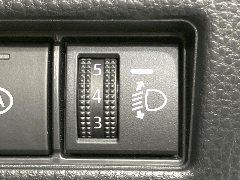 2023 Toyota Prius 6AA-MXWH60 (UW-6a6eb67e4f1ea)[18]