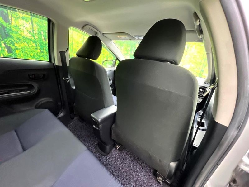 2015 Toyota Aqua DAA-NHP10 (UW-6a6eb6968aa08)[23]