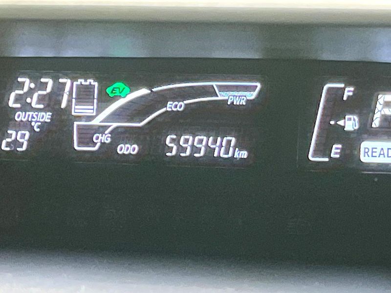 2015 Toyota Aqua DAA-NHP10 (UW-6a6eb696b7587)[2]