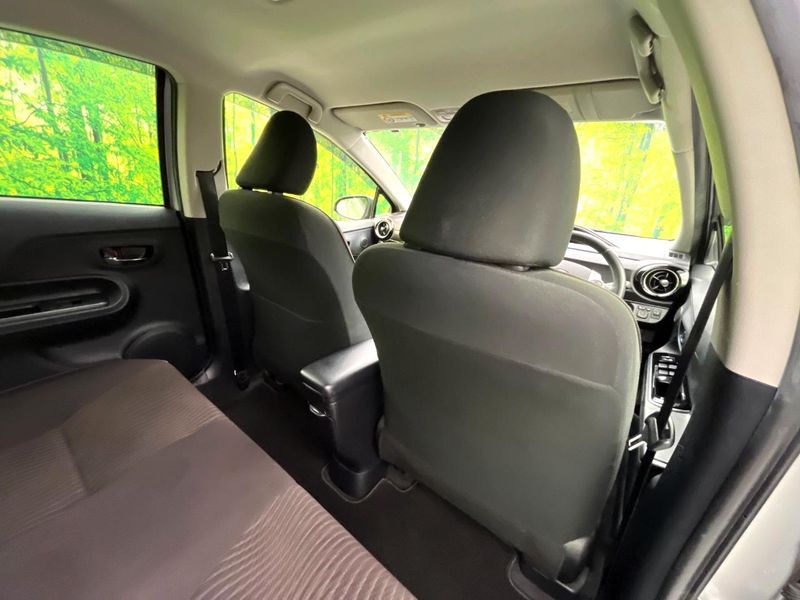 2015 Toyota Aqua DAA-NHP10 (UW-6a6eb696b7587)[27]