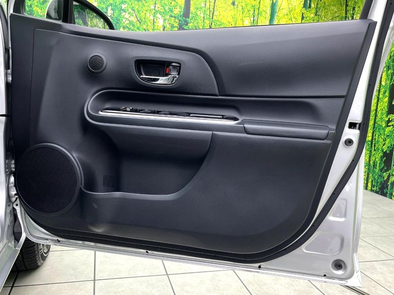 2015 Toyota Aqua DAA-NHP10 (UW-6a6eb696b7587)[5]