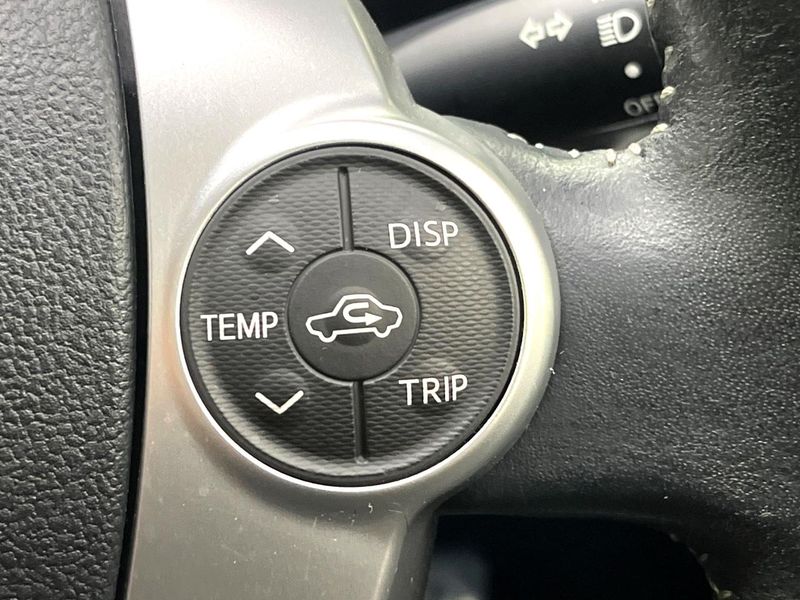 2015 Toyota Aqua DAA-NHP10 (UW-6a6eb696b7587)[14]