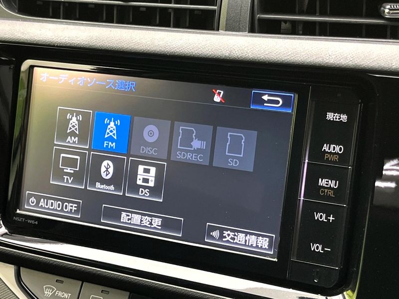2015 Toyota Aqua DAA-NHP10 (UW-6a6eb696b7587)[24]