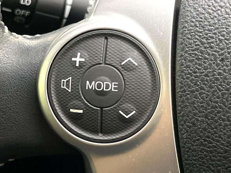 2015 Toyota Aqua DAA-NHP10 (UW-6a6eb696b7587)[15]