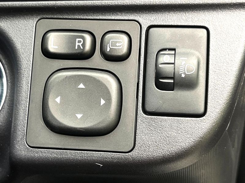 2015 Toyota Aqua DAA-NHP10 (UW-6a6eb696b7587)[7]