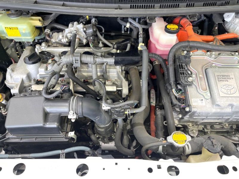 2012 Toyota Aqua DAA-NHP10 (UW-6a6eb69b5b961)[4]