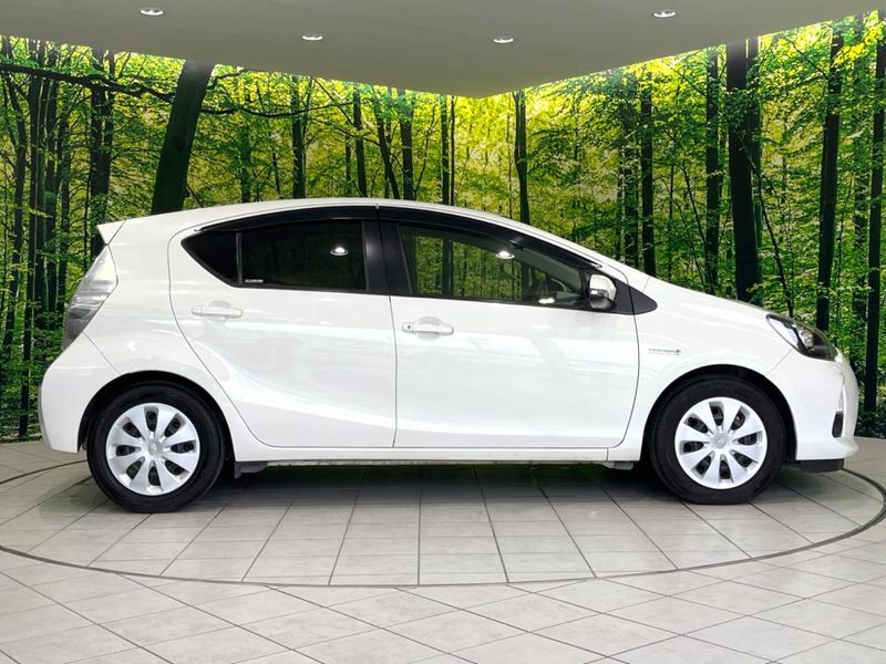 2012 Toyota Aqua DAA-NHP10 (UW-6a6eb69b5b961)[17]