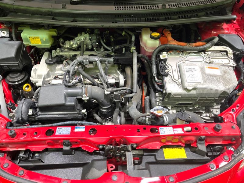 2014 Toyota Aqua DAA-NHP10 (UW-6a6eb69d8519c)[4]