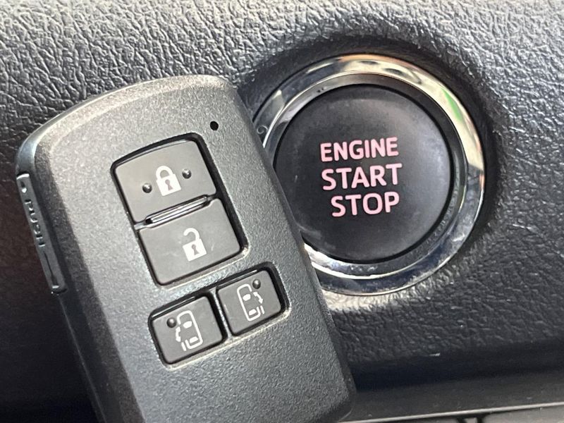 2018 Toyota Sienta DBA-NSP170G (UW-6a6eb6afed6c1)[23]