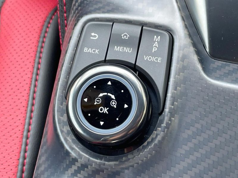 2017 Nissan GT-R DBA-R35 (UW-6a6eb6be646a3)[23]