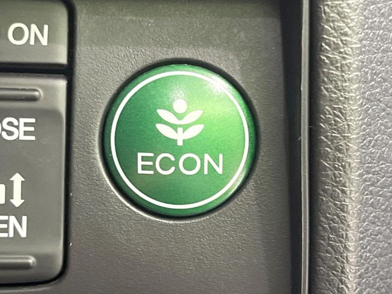 2013 Honda Odyssey DBA-RC1 (UW-6a6eb6bee0856)[22]