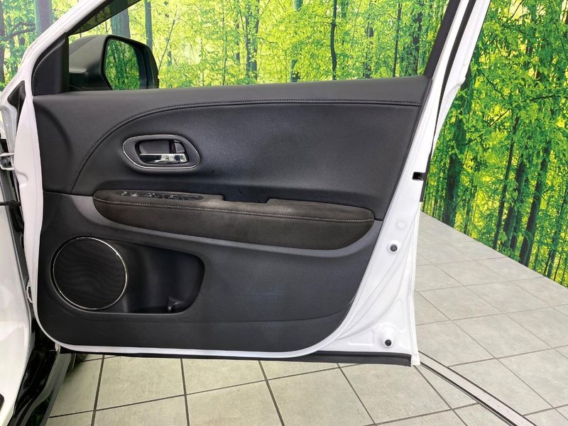 2017 Honda Vezel DAA-RU3 (UW-6a6eb6d23d94f)[27]